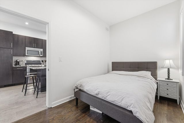 3732 W MCLEAN Avenue, Chicago, IL 60647