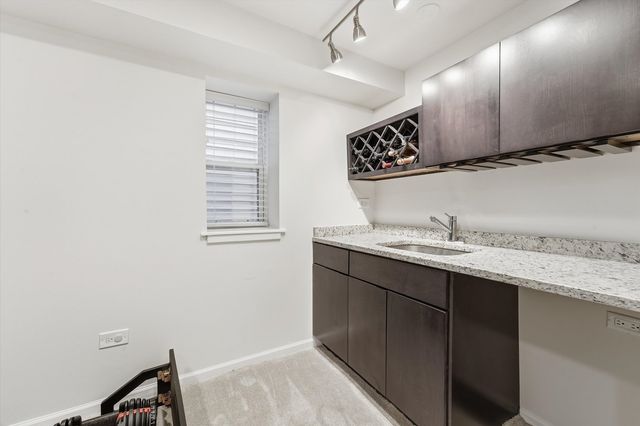3732 W MCLEAN Avenue, Chicago, IL 60647