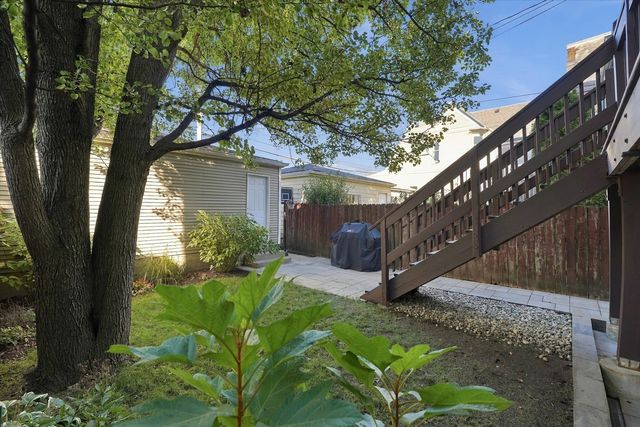 3732 W MCLEAN Avenue, Chicago, IL 60647