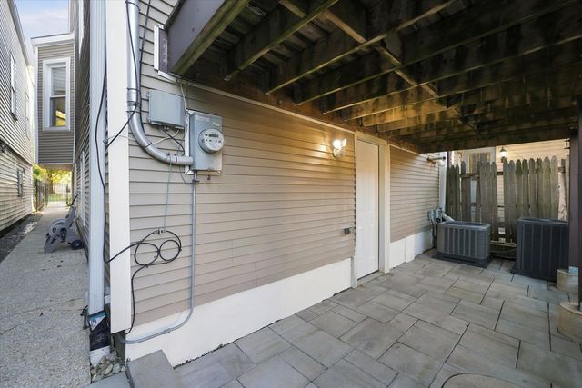 3732 W MCLEAN Avenue, Chicago, IL 60647