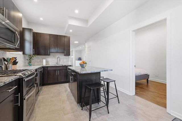 3732 W MCLEAN Avenue, Chicago, IL 60647