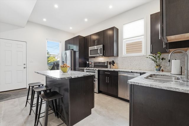 3732 W MCLEAN Avenue, Chicago, IL 60647