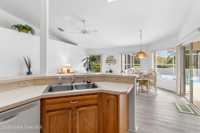 5155 3rd Manor, Vero Beach, FL 32968