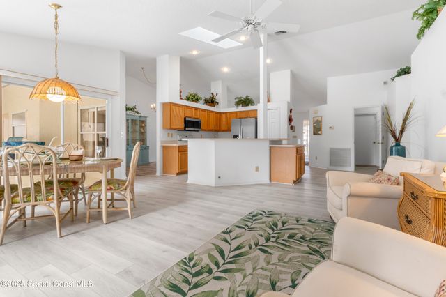 5155 3rd Manor, Vero Beach, FL 32968