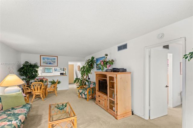 10155 NW 9th St Circle 4202, Miami, FL 33172