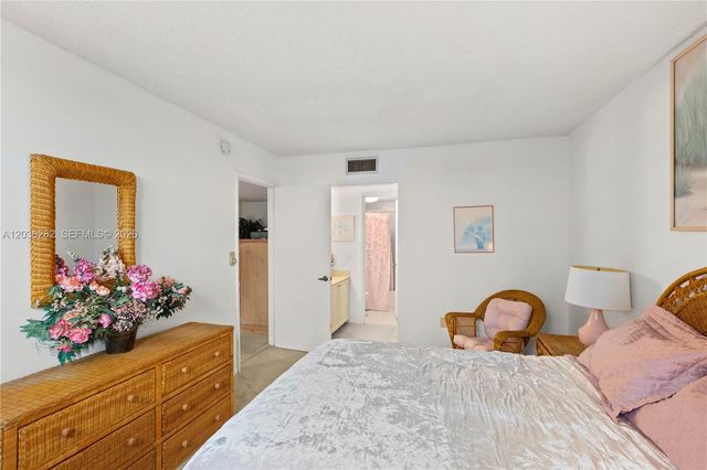 10155 NW 9th St Circle 4202, Miami, FL 33172