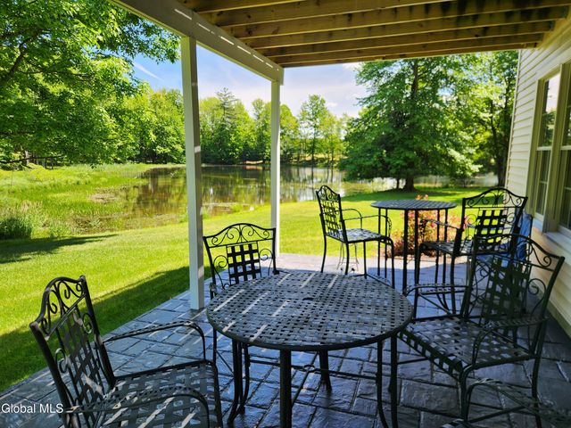 14 Westfall Court, Sand Lake, NY 12018