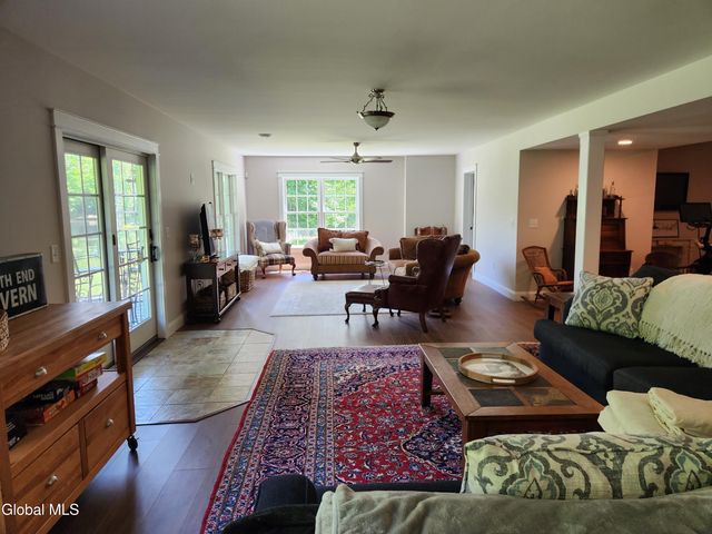 14 Westfall Court, Sand Lake, NY 12018