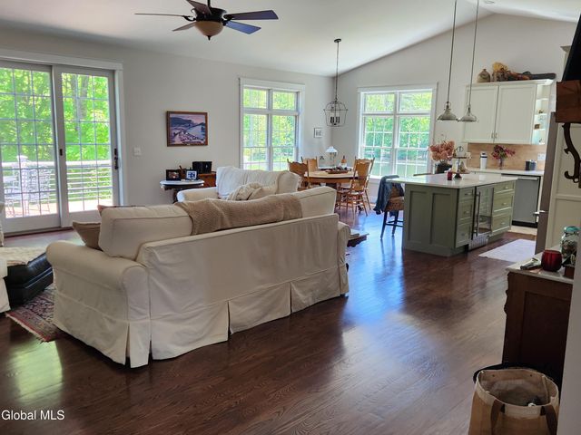 14 Westfall Court, Sand Lake, NY 12018