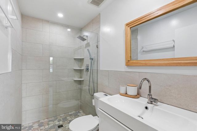 2131 BIRCH DR, Lafayette Hill, PA 19444