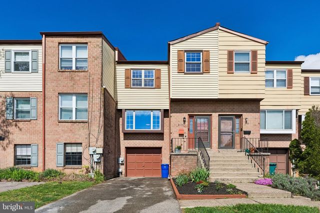 2131 BIRCH DR, Lafayette Hill, PA 19444