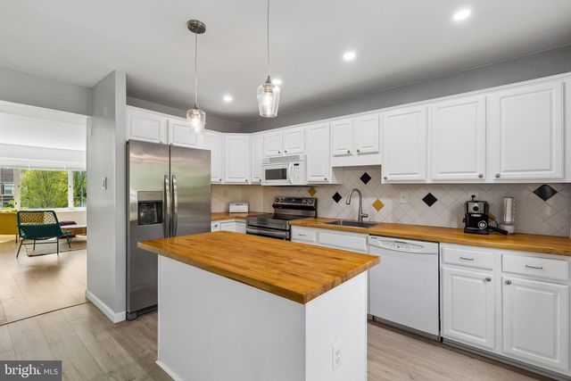 2131 BIRCH DR, Lafayette Hill, PA 19444