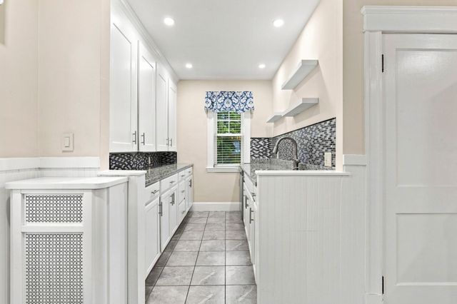 40 County St B, Peabody, MA 01960
