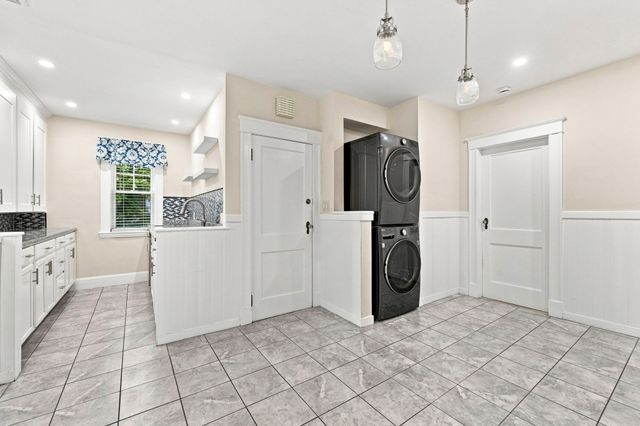 40 County St B, Peabody, MA 01960