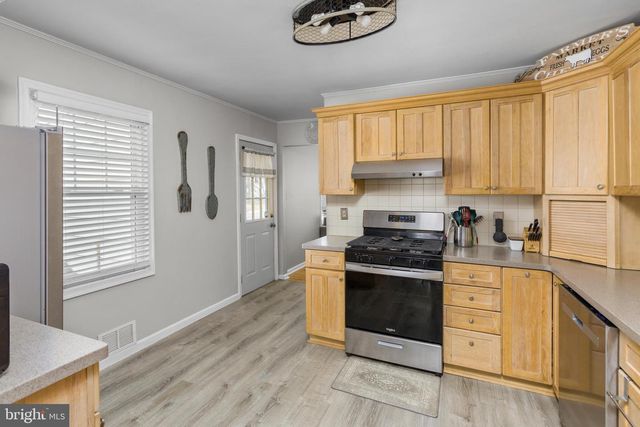 49 CHARLES BOSSERT DR, Bordentown, NJ 08505