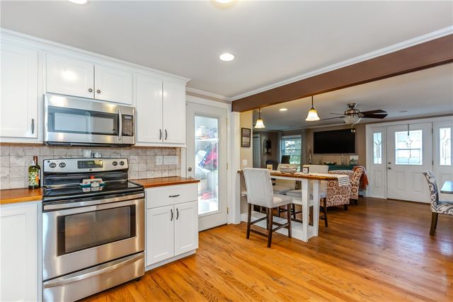 45 Glendale Drive, West Warwick, RI 02893
