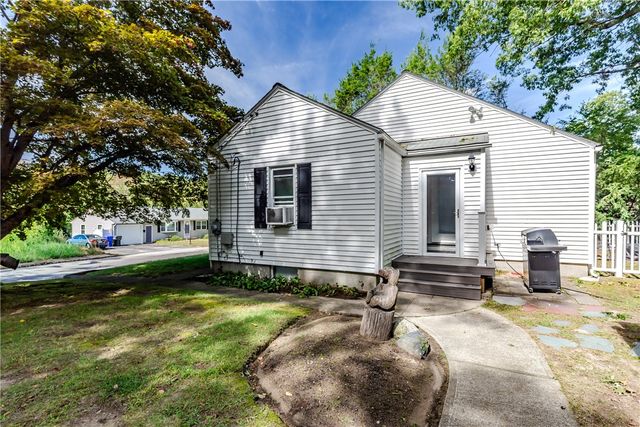 45 Glendale Drive, West Warwick, RI 02893