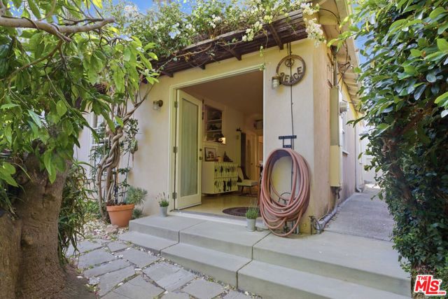 1019 Pine Street, Santa Monica, CA 90405