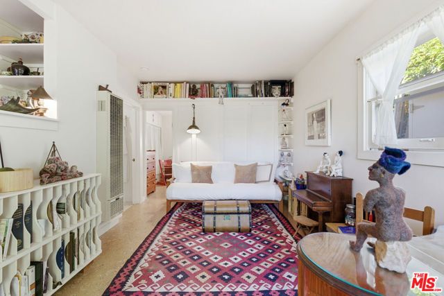 1019 Pine Street, Santa Monica, CA 90405