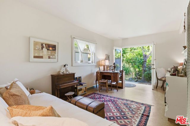 1019 Pine Street, Santa Monica, CA 90405