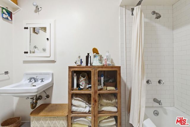 1019 Pine Street, Santa Monica, CA 90405