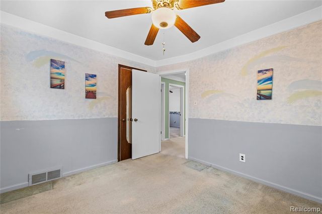 1069 Chippewa Street, Mount Clemens, MI 48043