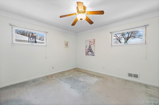 1069 Chippewa Street, Mount Clemens, MI 48043