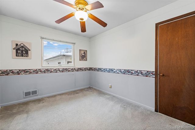 1069 Chippewa Street, Mount Clemens, MI 48043