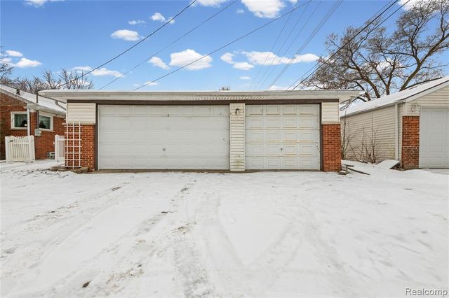 1069 Chippewa Street, Mount Clemens, MI 48043