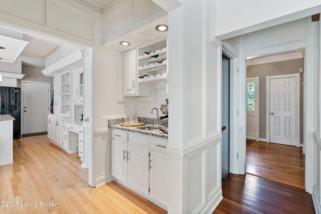 305 Lake Forest Pkwy, Louisville, KY 40245