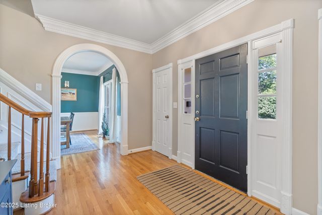 305 Lake Forest Pkwy, Louisville, KY 40245