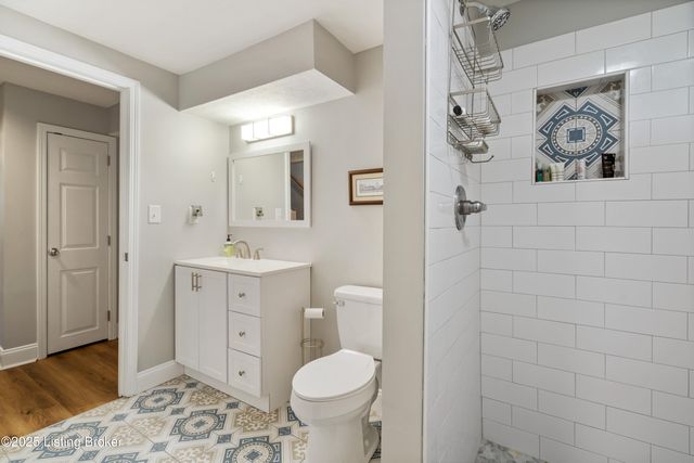 305 Lake Forest Pkwy, Louisville, KY 40245