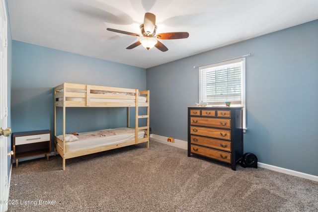 305 Lake Forest Pkwy, Louisville, KY 40245