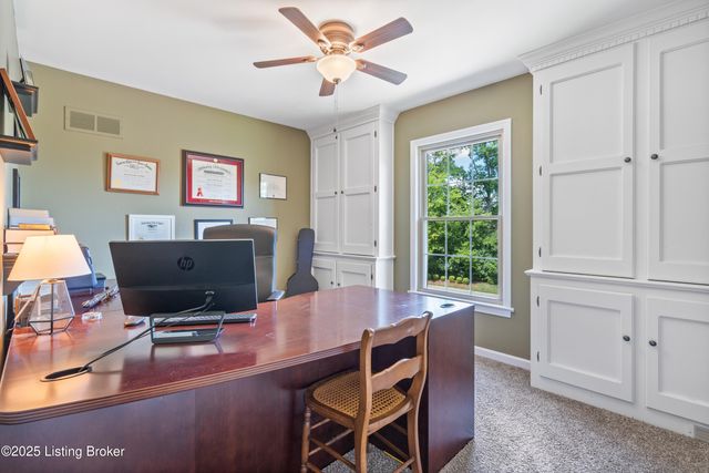 305 Lake Forest Pkwy, Louisville, KY 40245