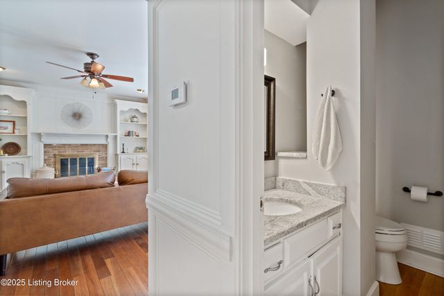 305 Lake Forest Pkwy, Louisville, KY 40245