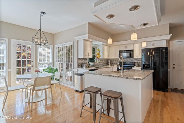 305 Lake Forest Pkwy, Louisville, KY 40245