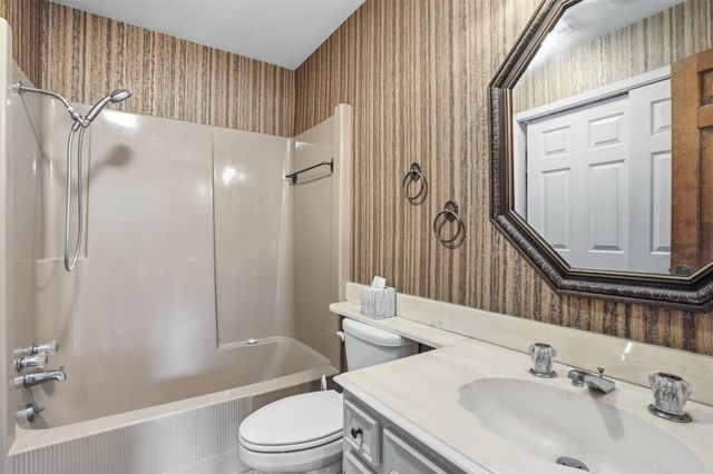 506 Bayou Drive, Richmond, TX 77469