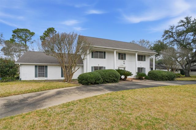 506 Bayou Drive, Richmond, TX 77469