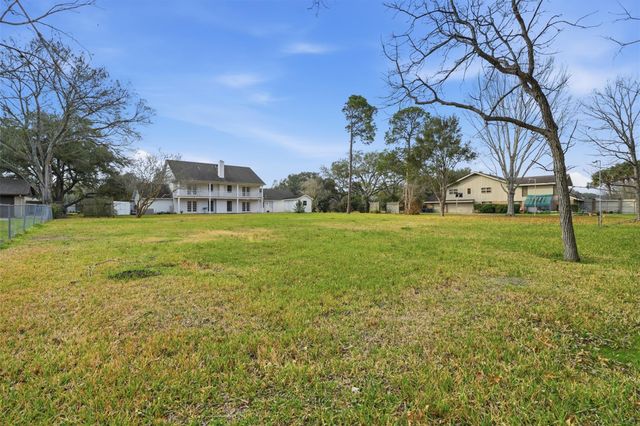 506 Bayou Drive, Richmond, TX 77469