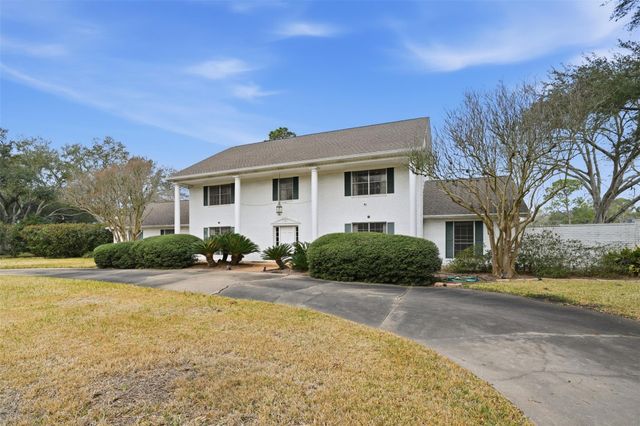 506 Bayou Drive, Richmond, TX 77469