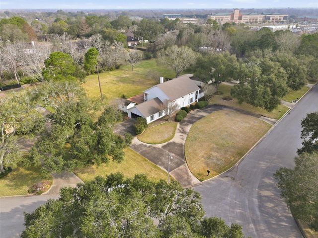 506 Bayou Drive, Richmond, TX 77469