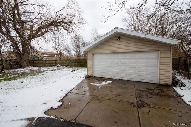 393 Beach Road, Cheektowaga, NY 14225