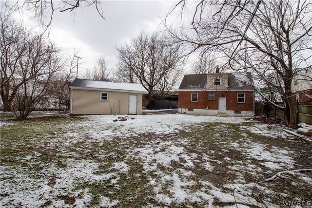 393 Beach Road, Cheektowaga, NY 14225