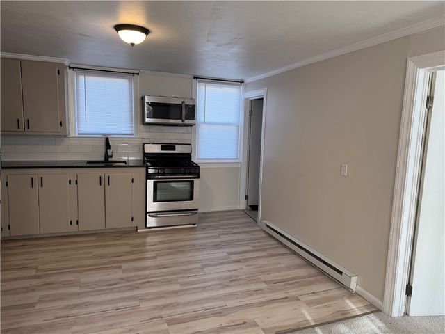 33 Saint Elizabeth Street 2, Bristol, RI 02809
