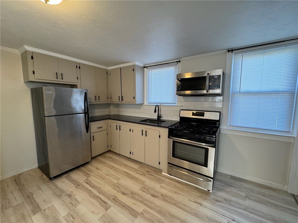 33 Saint Elizabeth Street 2, Bristol, RI 02809