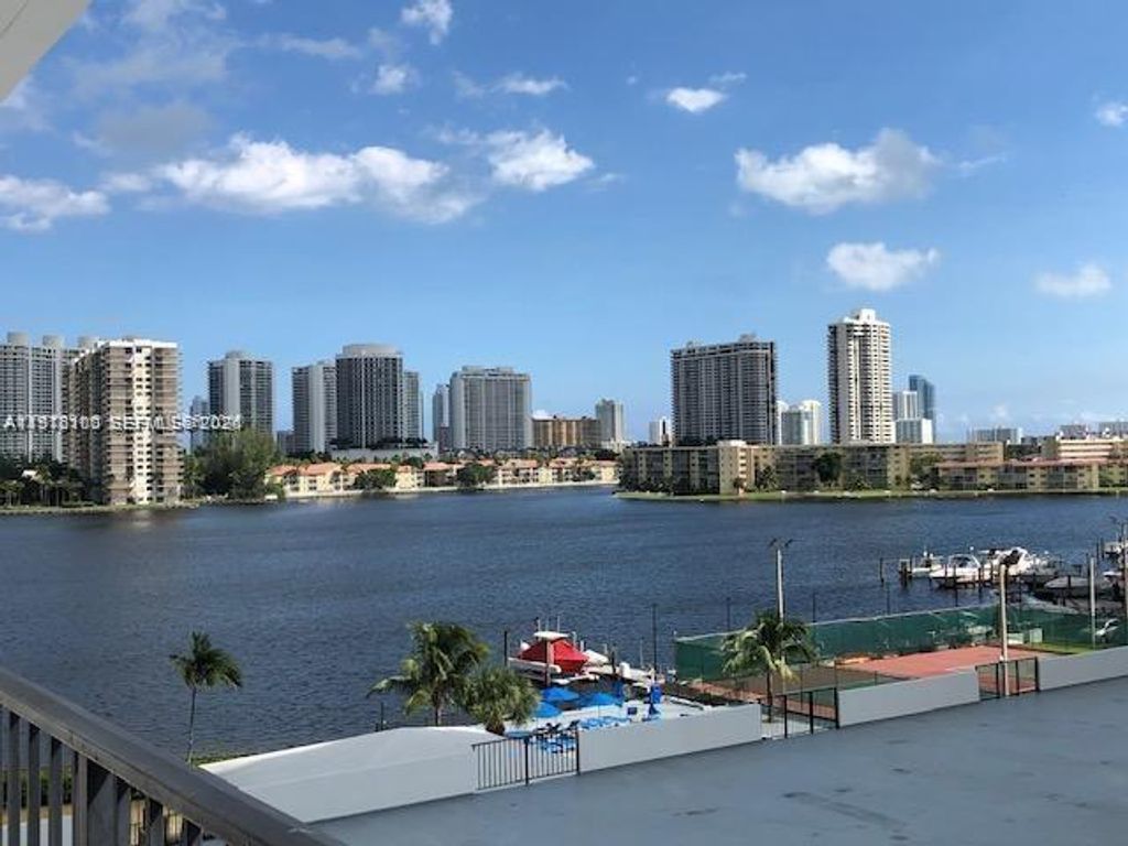 2780 NE 183rd St 506, Aventura, FL 33160