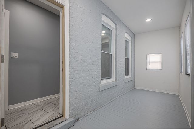 320 S Whipple Street, Chicago, IL 60612