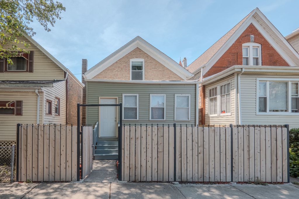 320 S Whipple Street, Chicago, IL 60612