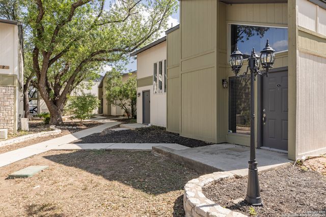 100 Lorenz Rd Apt 101, San Antonio, TX 78209
