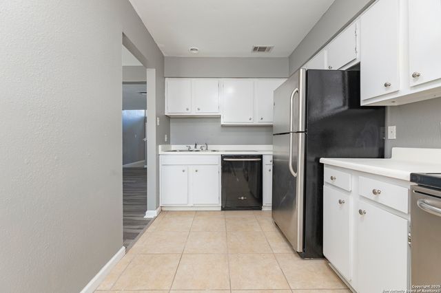 100 Lorenz Rd Apt 101, San Antonio, TX 78209